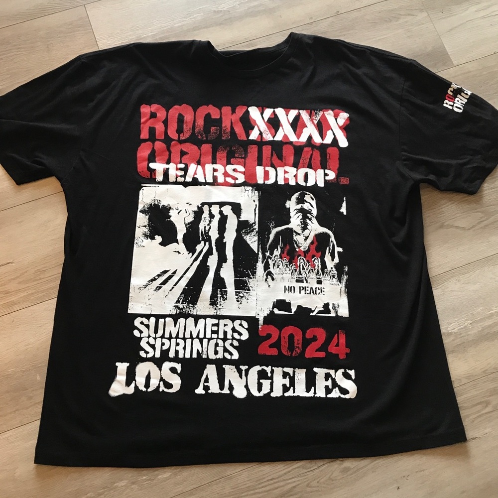 Rock Star-Sleeve Graphic Tee with Red & White Rock Print - Los Angeles 2024